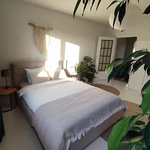  Apartament Urokliwy Azyl W Miescie: Komfort I Spokoj, Projektor I Hi-fi, 6 Minut Kolejka Do Centrum. Polska